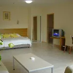 Bridge Hotel